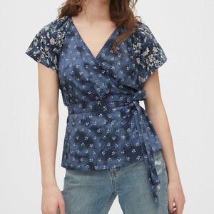 Gap Navy Print Wrap Top in Poplin